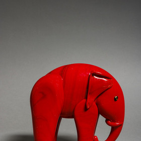 Elephant_rouge.jpg