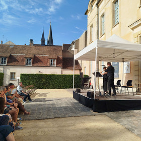 3-fete-de-la-musique-2025-cour-chateau.jpg