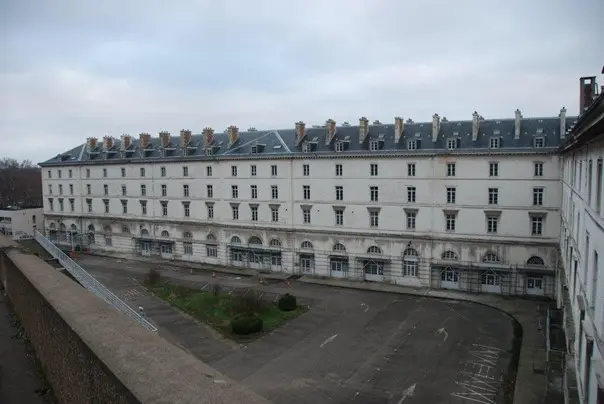 caserne sully, saint-cloud, musée du grand siècle