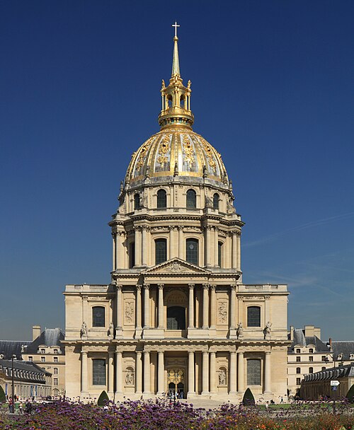 Vue de l'hôtel des Invalides avec son dôme doré