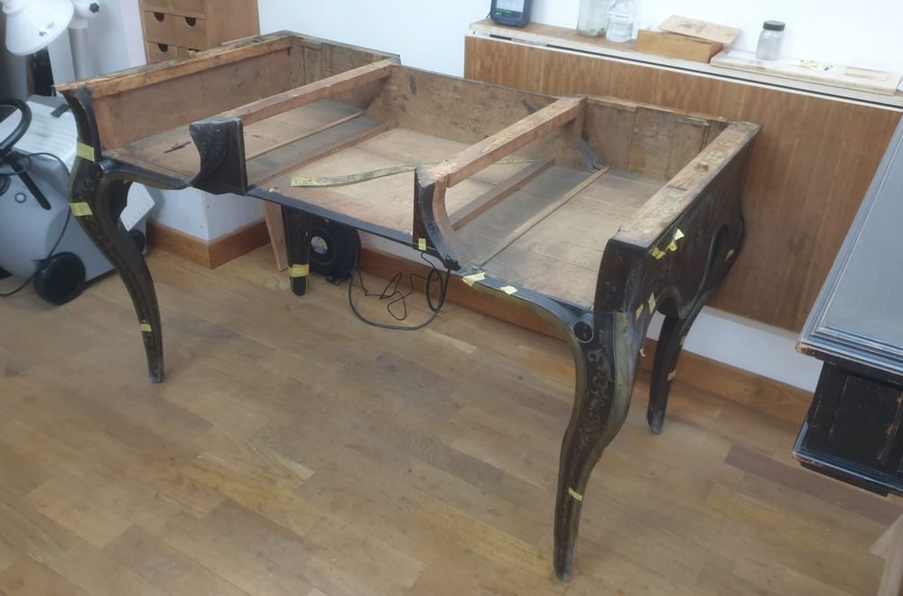 Vue du bureau en cours de démontage