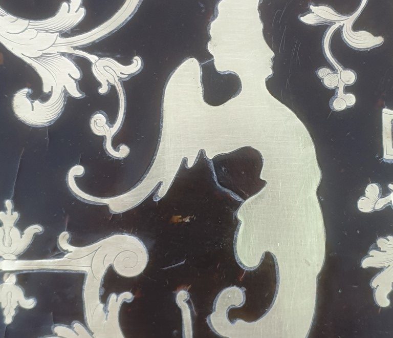 Décoration du bureau en restauration avant gravure