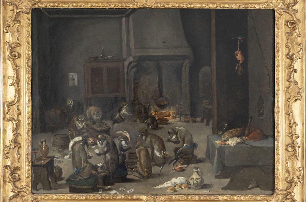 Singes dans une cuisine paysanne en désordre, nourriture et vaisselle éparpillés, dans un cadre doré